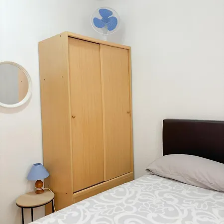 Two Bedroom Playa Del Cura Апартаменты Торевьиа